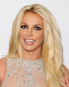 $15 млн за правду: Бритни Спирс подписала контракт на выпуск мемуаров