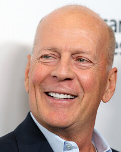 Неутешительный прогноз: Брюс Уиллис завершает свою актёрскую карьеру из-за деменции