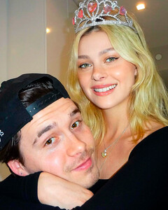 Бруклин Бекхэм показал, как его невеста готовится к свадьбе