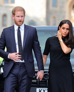 Режиссёр сериала «Гарри и Меган»: «Букингемский дворец пытался дискредитировать наш проект и обманул публику!»