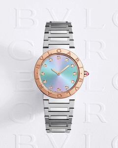 Bvlgari выпустил лимитированную серию часов с Лисой из Blackpink