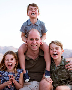 Принц Уильям и Кейт Миддлтон вместе с детьми проводят свои первые выходные в новом доме в Виндзоре