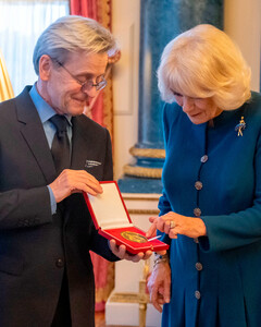 Искусство выше всего: королева-консорт Камилла Паркер-Боулз вручила примию Елизаветы II Михаилу Барышникову