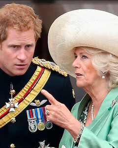 Британский сатирический журнал высмеял отказ принца Гарри присутствовать на коронации своего отца — принца Чарльза