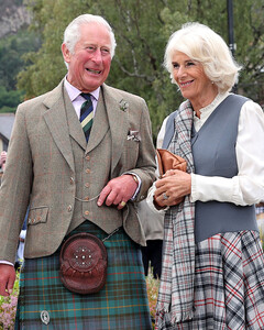 Камилла Паркер-Боулз впечатлила публику изысканным нарядом