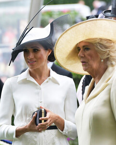 Какое обидное прозвище придумала Камилла Паркер-Боулз для Меган Маркл?