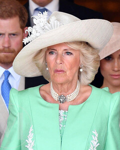 Хватило всего двух слов: Что Камилла Паркер-Боулз сказала об уходе принца Гарри и Меган Маркл