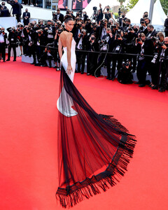 Лучшие образы звёзд Каннского кинофестиваля 2021 года