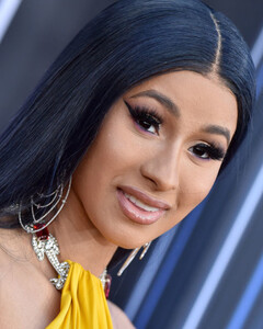 Семь интересных фактов, которые вы, возможно, не знали о Карди Би