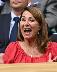 Какой праздничный сюрприз подготовила Кэрол Миддлтон для своих внуков — Джорджа, Шарлотты и Луи?