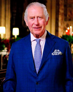 Дворец опубликовал первую фотографию Карла III, сделанную во время его первого рождественского обращения