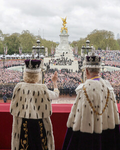 От первого лица: королевский фотограф поделился фотографиями Карла III и Камиллы Паркер-Боулз с необычного ракурса