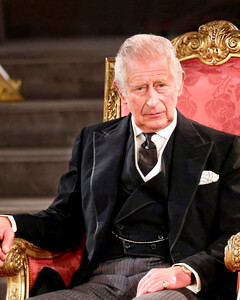 Карл III впервые сел на трон после смерти Елизаветы II