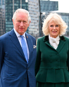 Отмена визита Карла III — позор для Франции: что ждёт республику из-за митингов против принятия пенсионной реформы?