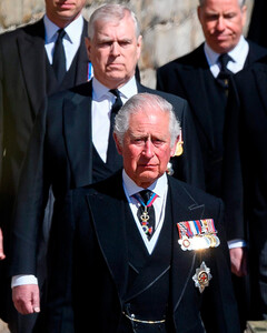 Нет пути назад: Карл III принял решение больше никогда не допускать на службу принца Эндрю