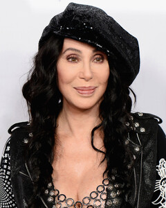 Шер открыто поддержала кандидата в президенты Джо Байдена