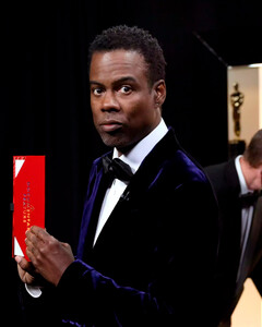 Крис Рок отказался вести «Оскар-2023» из-за пощёчины Уилла Смита