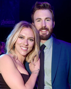 Снова вместе: Крис Эванс и Скарлетт Йоханссон снимутся в фильме про космос