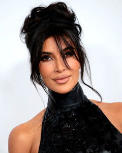 Комедия «Пятое колесо» с участием Ким Кардашьян появится на Netflix