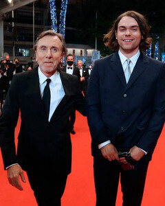 «Ты не всегда можешь выбрать свою судьбу»: сын Тима Рота опубликовал душераздирающее обращение перед своей смертью