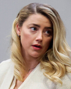 Бренд косметики уличил Эмбер Хёрд во лжи на суде с Джонни Деппом