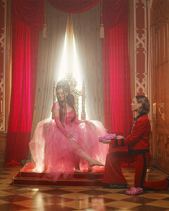 Crocs и Little Big выпустили совместную коллекцию обуви