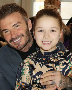 Виктория Бекхэм поддержала переживания мужа по поводу ранней влюблённости их дочери