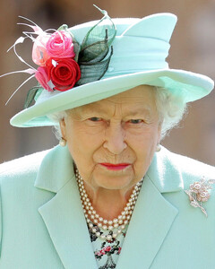 Американский таблоид принёс извинения за ложную новость о смерти королевы Елизаветы II