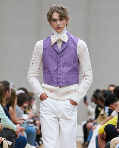 Время элегантных панков: Джонатан Андерсон показал первую коллекцию для Dior