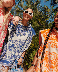 Как раз к лету: Dior представил капсульную коллекцию одежды для отдыха