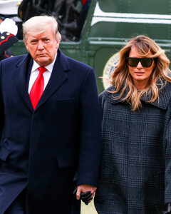 Дональд Трамп поблагодарил всех, кроме жены в своей речи после судебного заседания