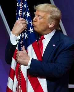 «Не я этого хочу, это нужно стране» — Дональд Трамп объявил, что будет участвовать в выборах 2024 году