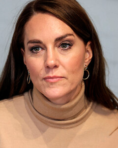 «Она переживает очень сложные времена»: королевский эксперт рассказала правду о психическом здоровье Кейт Миддлтон