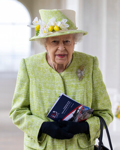 «Королева знала, что ей осталось недолго»: Джайлс Брандрет утверждает, что Елизавета II чувствовала свою скорую смерть