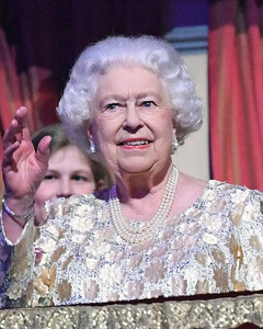 Почему Елизавета II запретила танцевать в королевском Альберт-Холле?