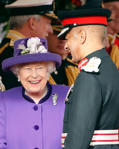 Королева Елизавета II поддерживает движение Black Lives Matter