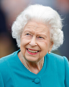 У Елизаветы II есть одно жуткое хобби в Балморале