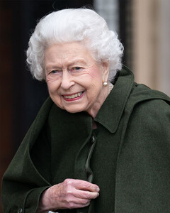 Всё плохо: Елизавета II отменила виртуальную аудиенцию из-за дурного самочувствия