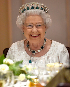 Репетиции и долгая подготовка: шеф-повар королевы рассказал, как пройдёт рождественский ужин Елизаветы II