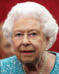 Уступила место сыну: Елизавета II больше не появится на службе в День Содружества