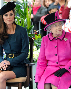 Какую ошибку королева не допустила на свадьбе Кейт Миддлтон из-за печального опыта с принцессой Дианой?