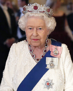 Почему предстоящий Платиновый юбилей Елизаветы II уже нарекли «катастрофой» и «фиаско»?
