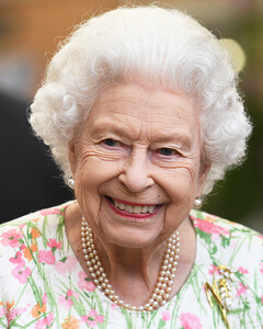 Круг доверия: с кем Елизавета II делится своими самыми сокровенными тайнами?