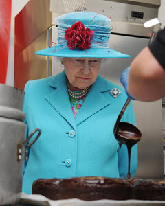 Секрет молодости королевы Елизаветы II в шоколаде?