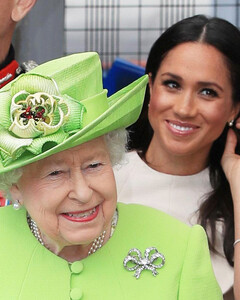 Как Елизавета II отреагировала на новость о беременности Меган Маркл