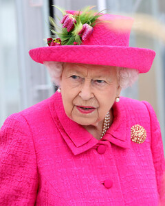 Королева выступит с обращением к нации прямо перед интервью Меган Маркл и принца Гарри Опре Уинфри