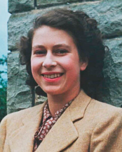 Вышел новый документальный фильм с редкими кадрами юной Елизаветы II из личного архива королевской семьи