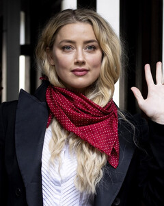 Эмбер Херд всё-таки изменяла Джонни Деппу