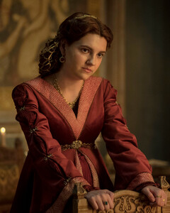 Кино или реальность? Какие сцены из «Дома дракона» испугали Эмили Кэри