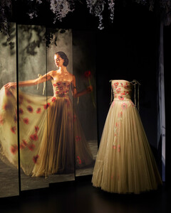 Новая выставка La Galerie Dior посвящена женскому искусству